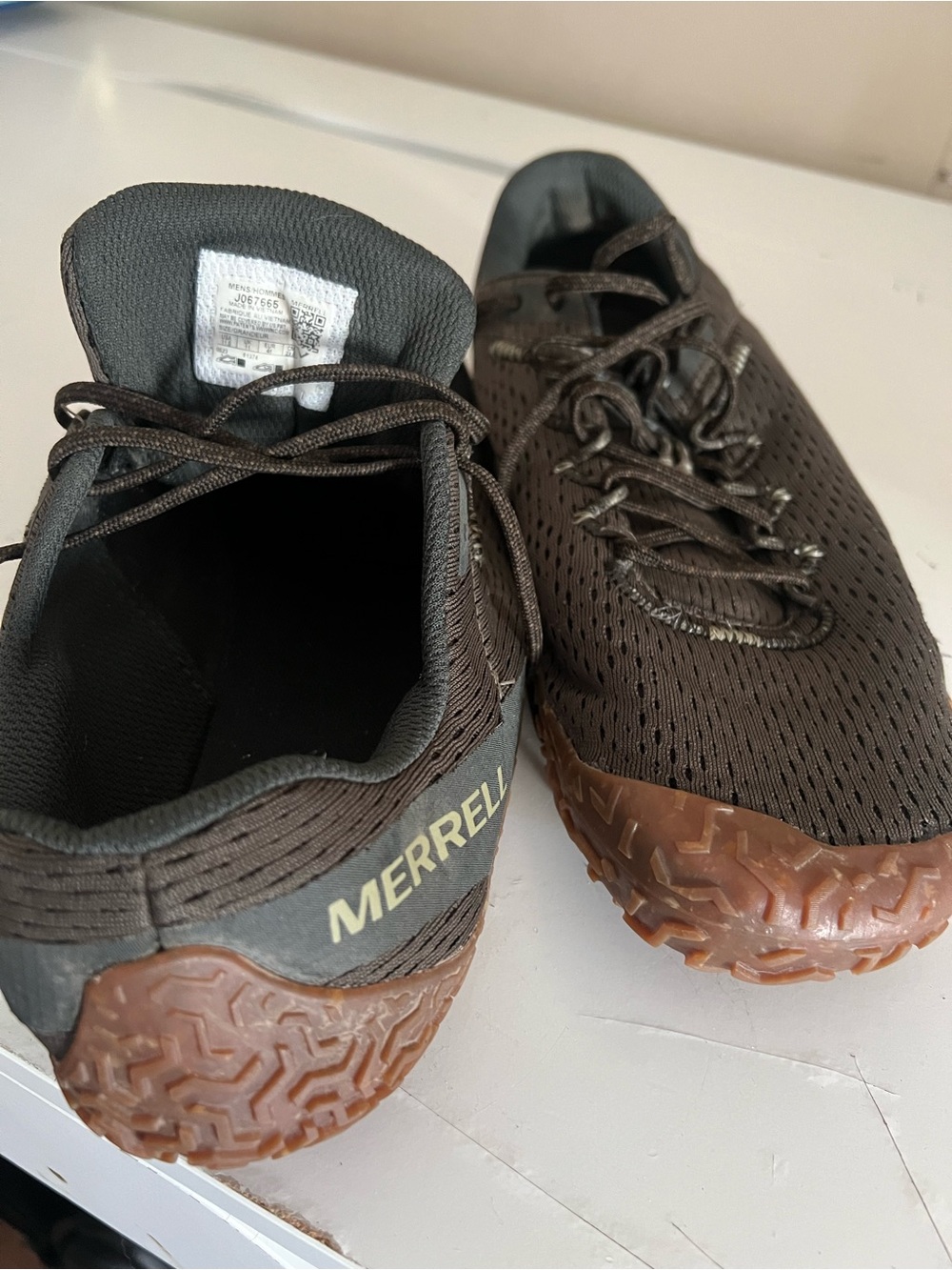 Merrell Men's vapor glove 6 Dark Brown barefoot Shoes with Gum Outsole